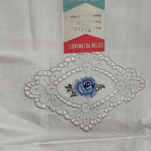 Vintage Embroidered Cotton Pillowcases - Set of 2 NOS The Bay - Picture 5 of 6